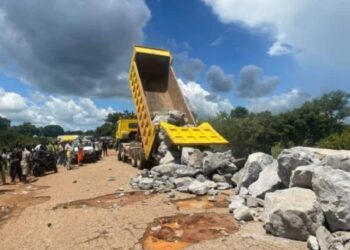 Collapsed Doli bridge being fixed
