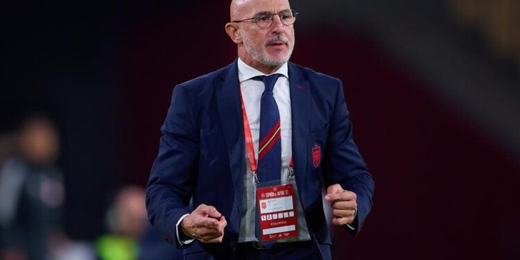 Official: Spain Extend The Contract Of Their Coach Luis De La Fuente Until 2026
