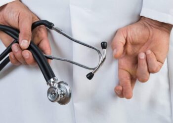 W/R: Fake Doctor On The Run After He ‘chopped’ And Robbed Patients