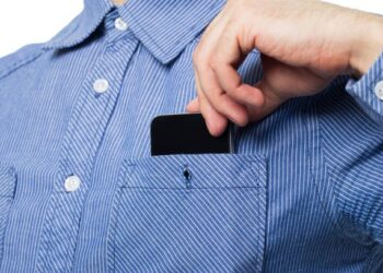 MUST READ: What Happens When You Keep Your Phone in the Chest Pocket?
