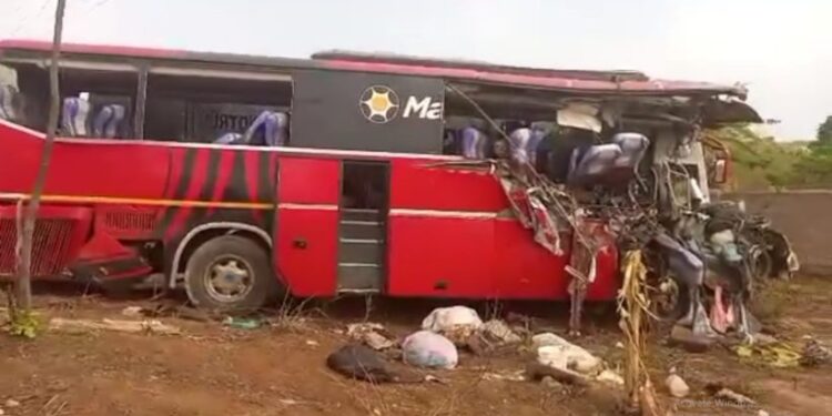 8 feared dead in ghastly accident on Kumasi-Techiman Highway