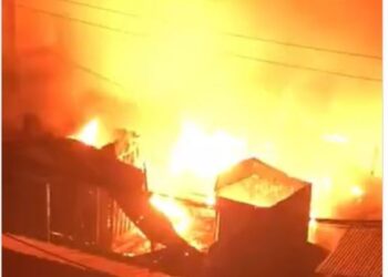 Fire sweeps through Madina market