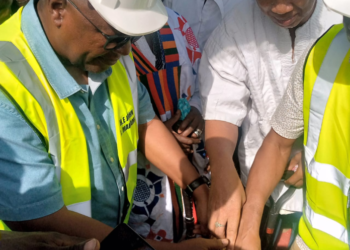 Mahama cuts sod for construction of Jakpa Palace