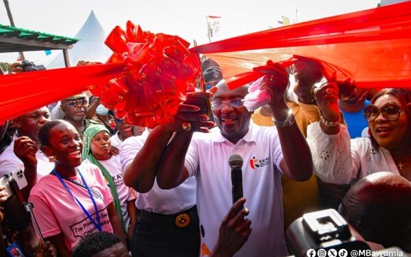 Bawumia opens multi-purpose ‘kayayei’ hostel and training programme