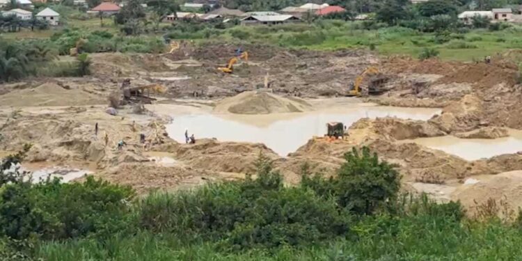 Galamsey activities along Konongo-Accra highway halted by local authorities.