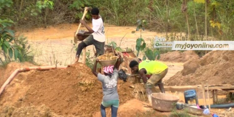 Galamsey: Organised labour threatens strike if gov’t doesn’t act by end of September.