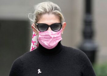 Ex-US senator’s wife convicted in gold bars bribery scheme