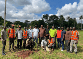 “Legon Lodge Champions Green Initiative: Massive Tree-Planting Drive at UG to Fight Climate Change”
