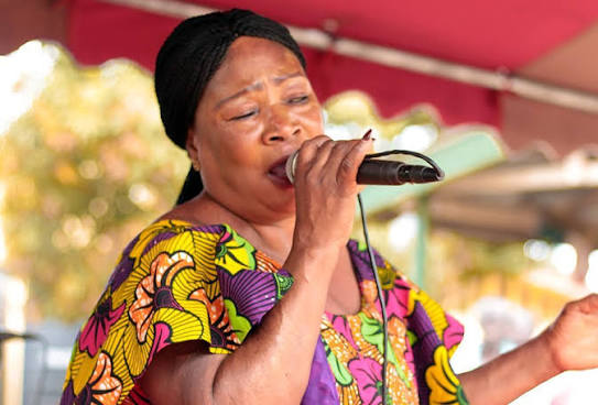 Legendary Yaw Sarpong’s backing vocalist Maame Tiwaa dead
