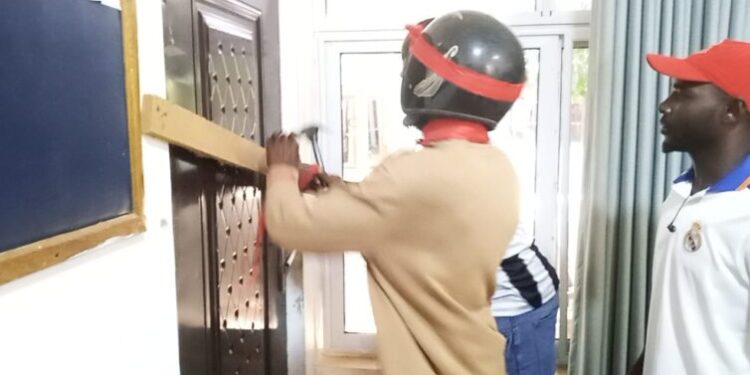 Walewale Youth Lock Coordinating Director’s Office During Protest