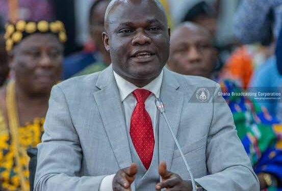 Ahmed Ibrahim warns contractors against shoddy work on 24-Hour Economy market projects