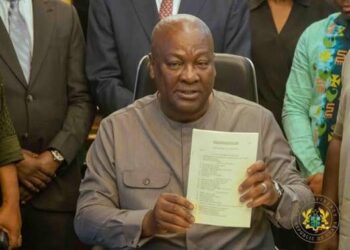 Mahama signs new Ghana Investment Promotion Authority Act into law